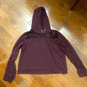 Women’s Burgundy Long Sleeve Shirt With Hood